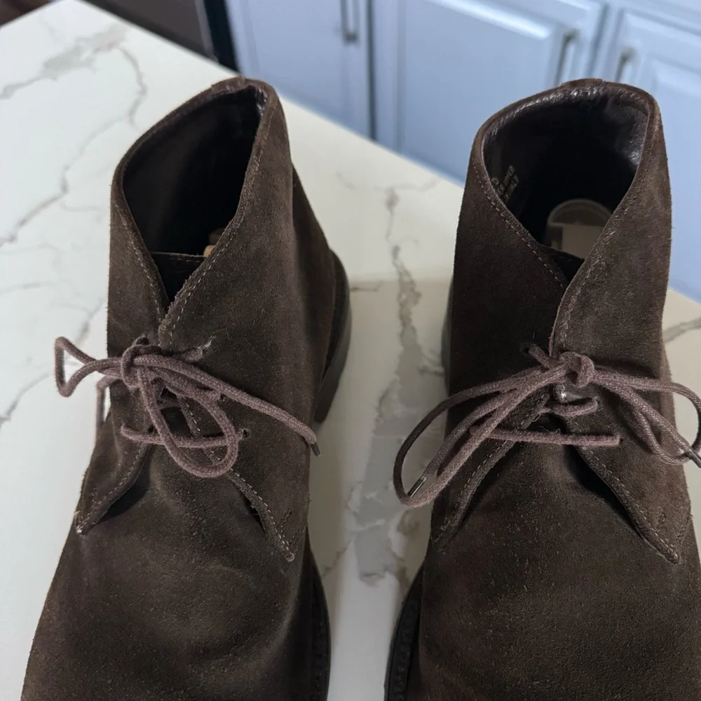 Banana Republic Brown Suede Chukka Boots